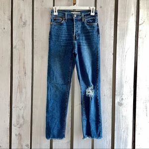 Levi’s Wedgie Straight fit jeans size 26 waist